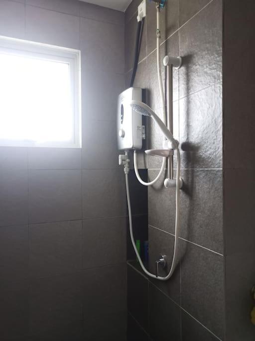 And Sleep Bangi - 4 Bedrooms Apartment *